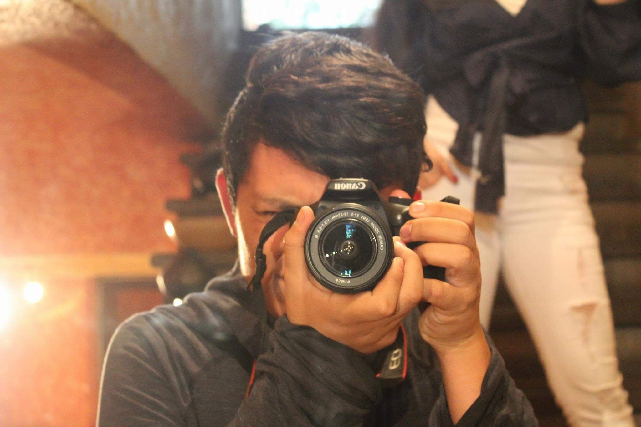 Detrás de la cámara — fotografía de retrato