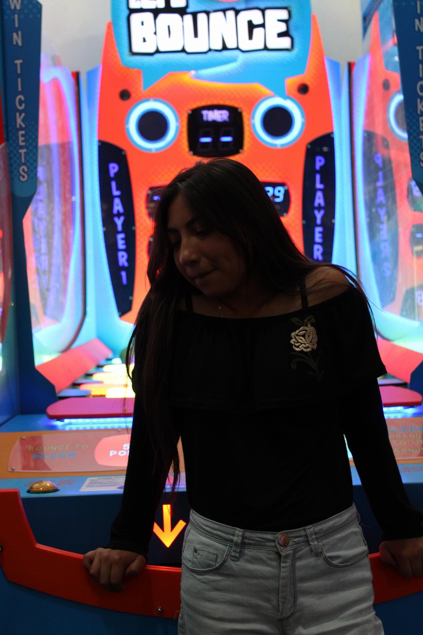 Retrato en arcade — fotografía de retrato